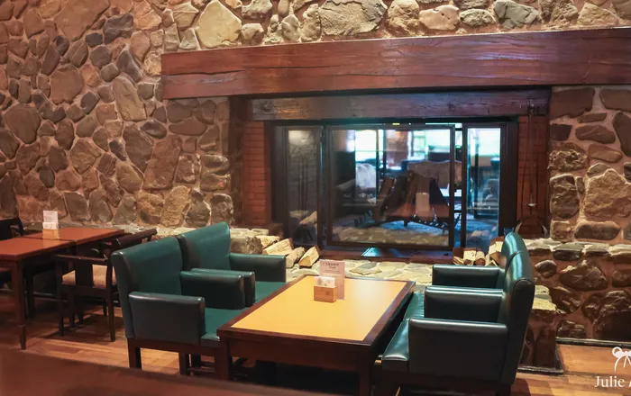 Redwood Bar and Lounge