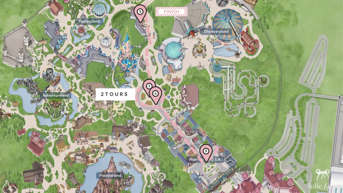 Plan du Parc Disneyland situant le trajet de la parade d’Halloween et les meilleurs emplacements pour la seconde représentation