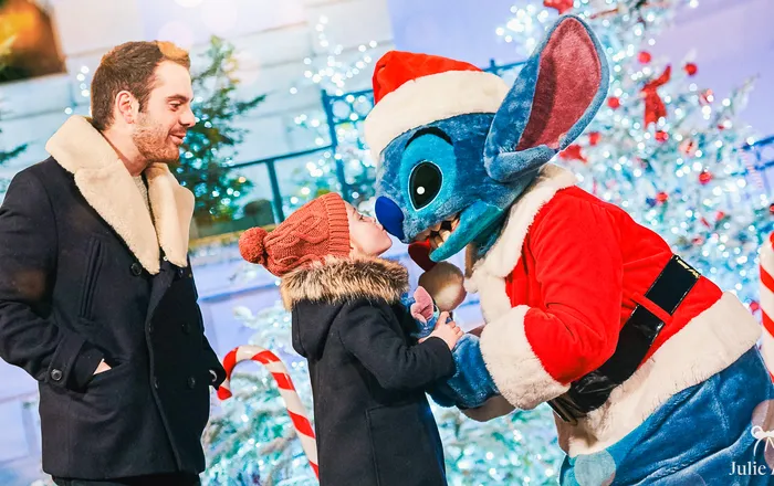 Rencontre avec Stitch en Père Noël