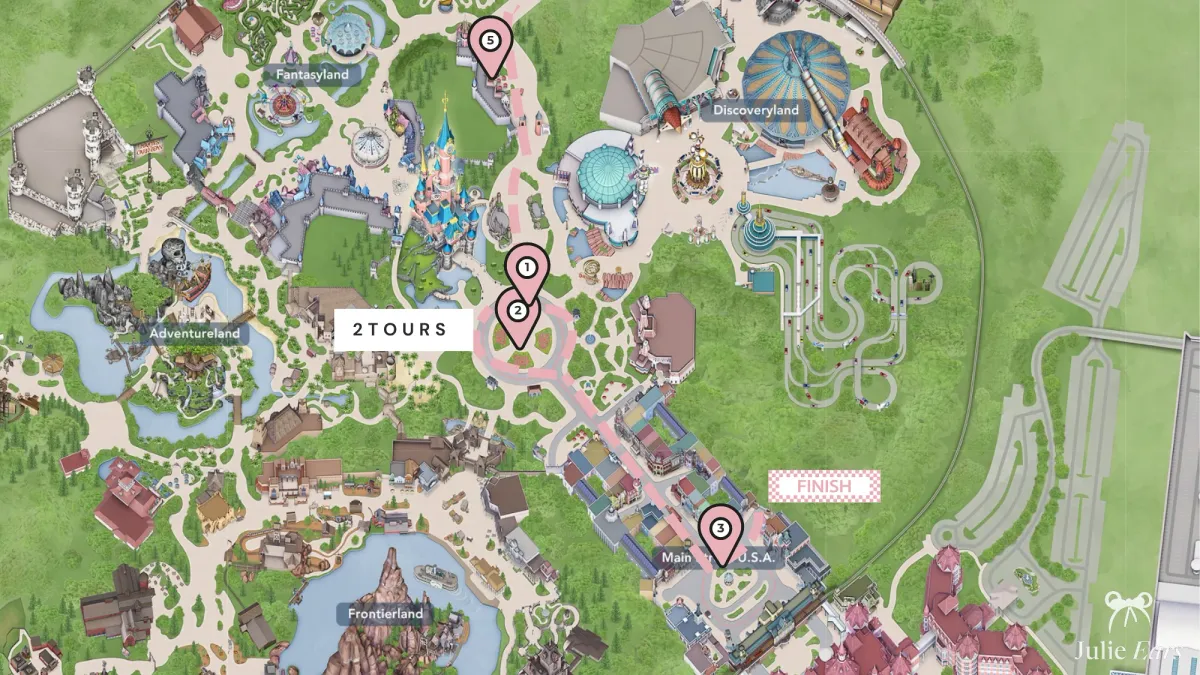 Plan du Parc Disneyland situant le trajet de la parade d’Halloween et les meilleurs emplacements pour la première représentation