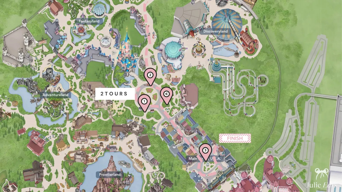 Plan du Parc Disneyland situant le trajet de la parade de Noël et les meilleurs emplacements pour la version de jour