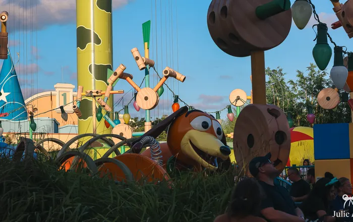 Slinky Dog Zigzag Spin