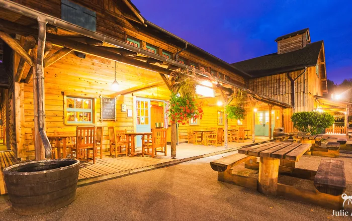 Crockett’s Saloon