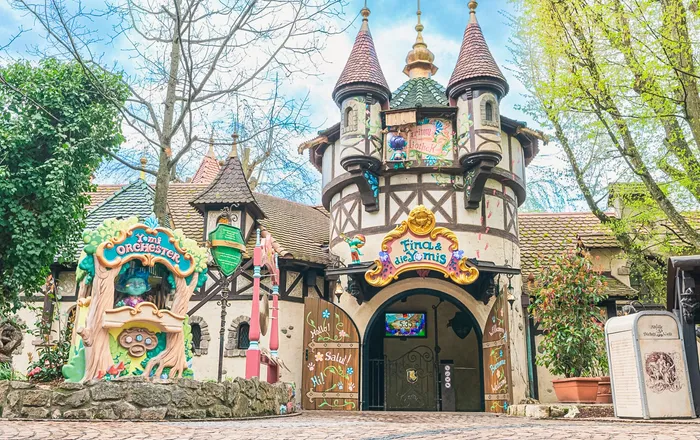 Forêt Enchantée des Frères Grimm