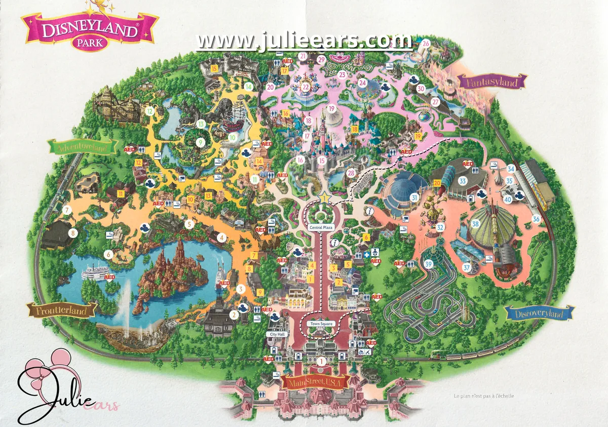 Plan illustré du Parc Disneyland avec ses cinq lands et attractions numérotées
