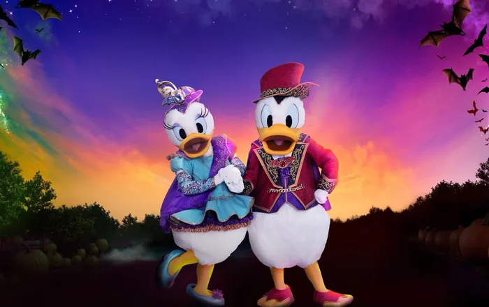 Meet Donald and Daisy for Halloween