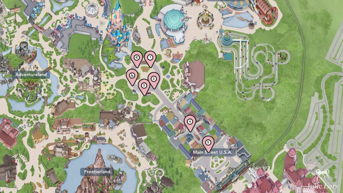 Plan du Parc Disneyland situant les cinq meilleurs emplacements pour voir le spectacle Disney Tales of Magic, l’emplacement privilégié et la zone PMR