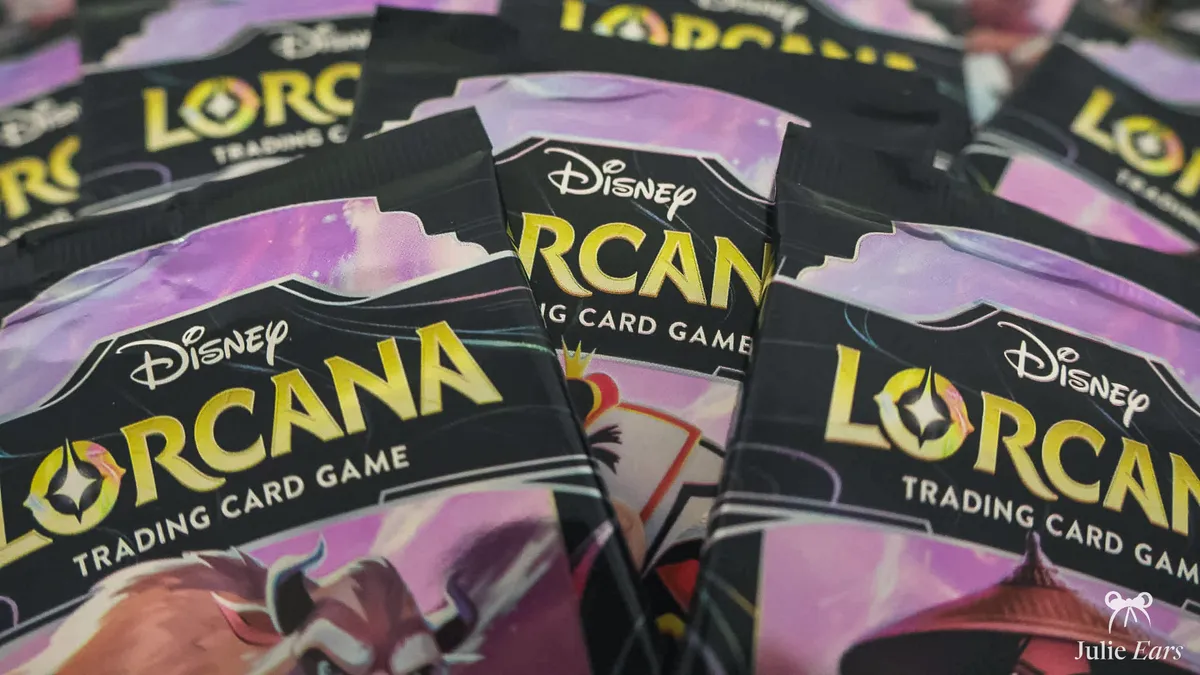 Boosters de cartes Disney Lorcana Trading Card Game empilés